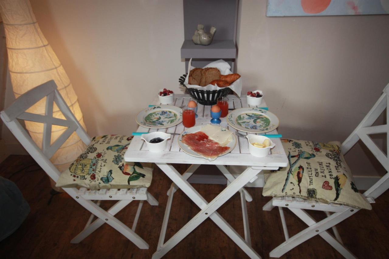 Bed & Breakfast De Pimpelmees The Hague